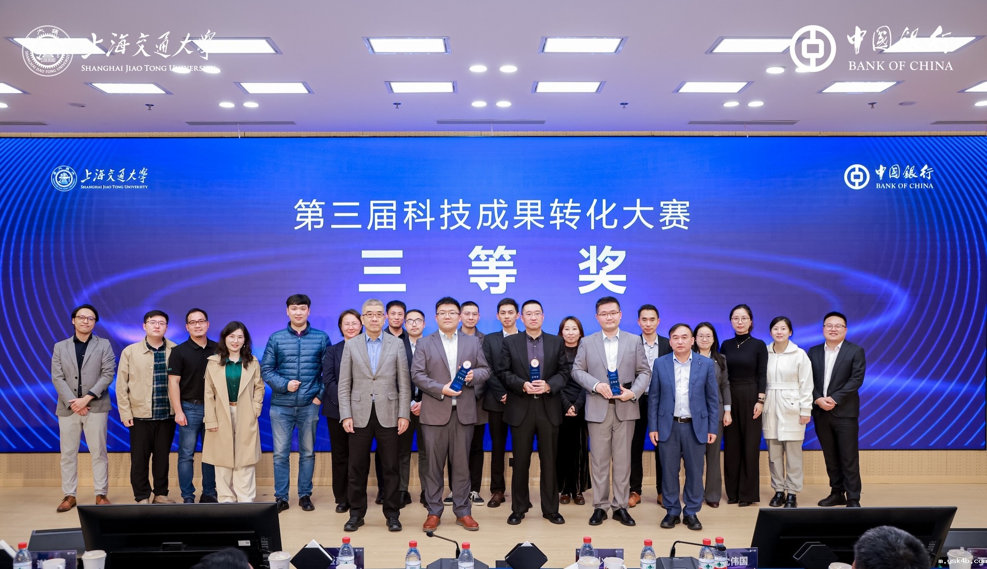 1763367916127015263.jpg 18.jpg