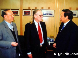 2003年，经济与金融系请来诺贝尔奖获得者Smith先生来院作学术讲座